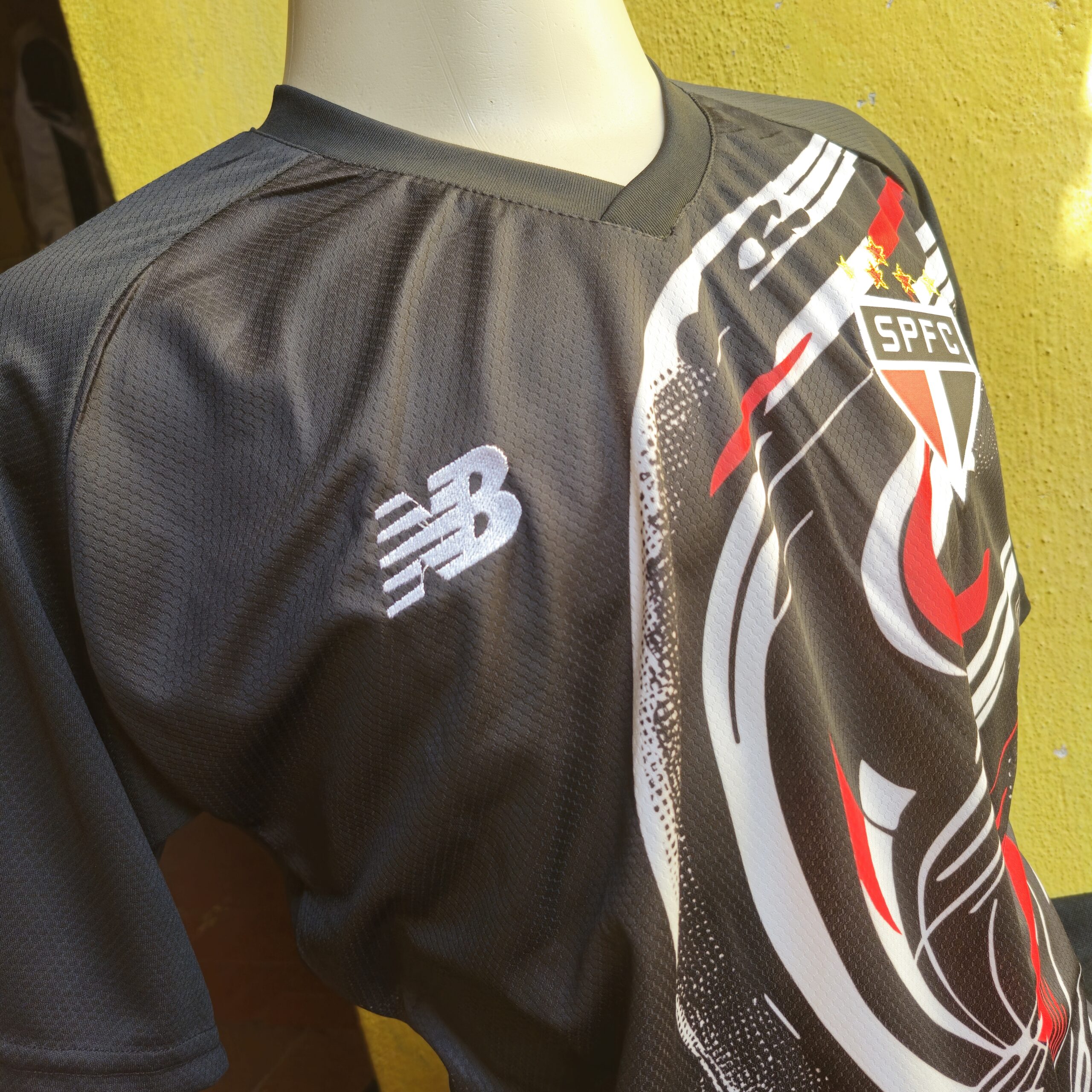 Manto São Paulo Comemorativa 2025 - Imagem 3