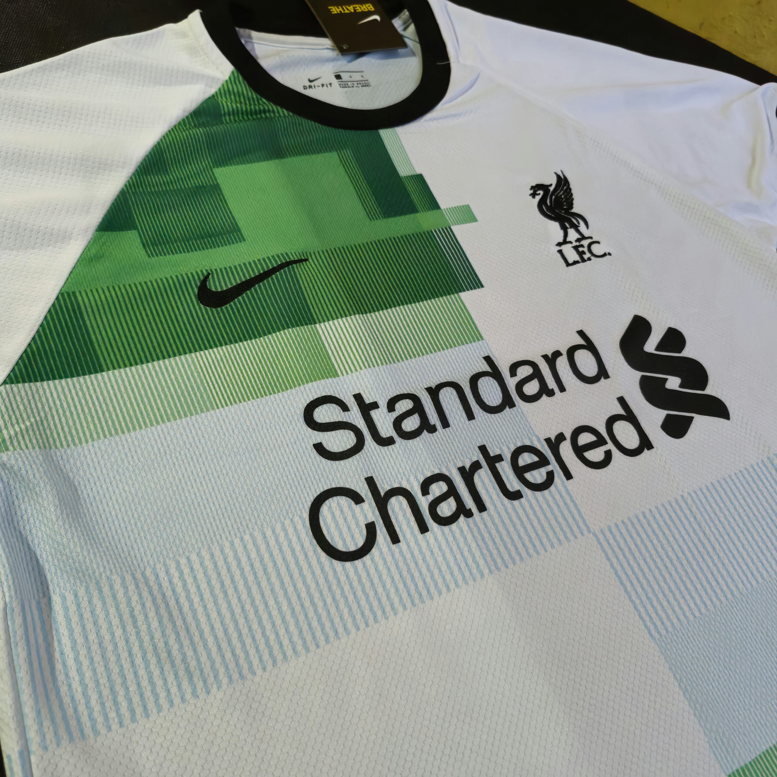 Manto Liverpool 2024 - Uniforme 2 - Imagem 3