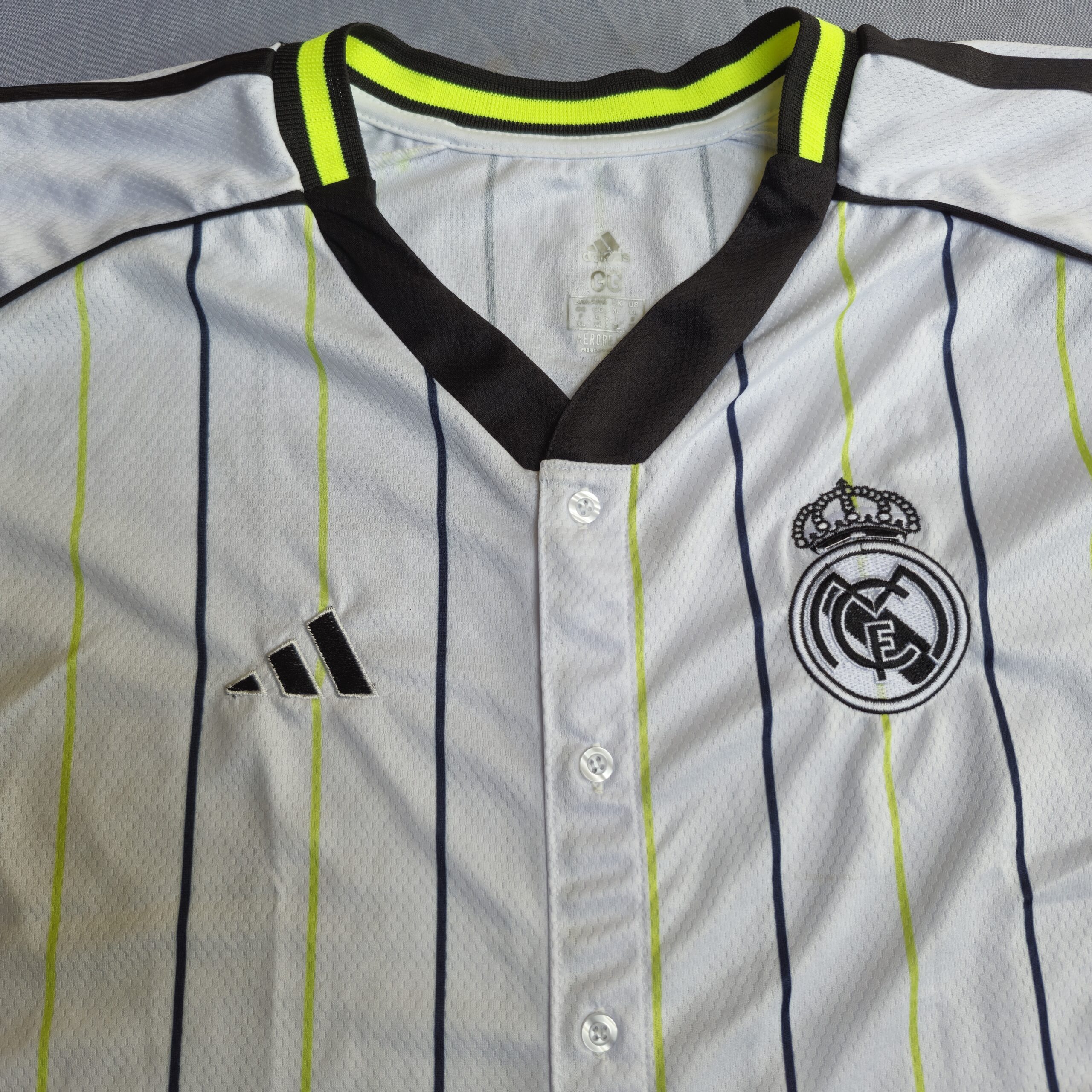 Manto Real Madrid Especial Basebol - Imagem 9