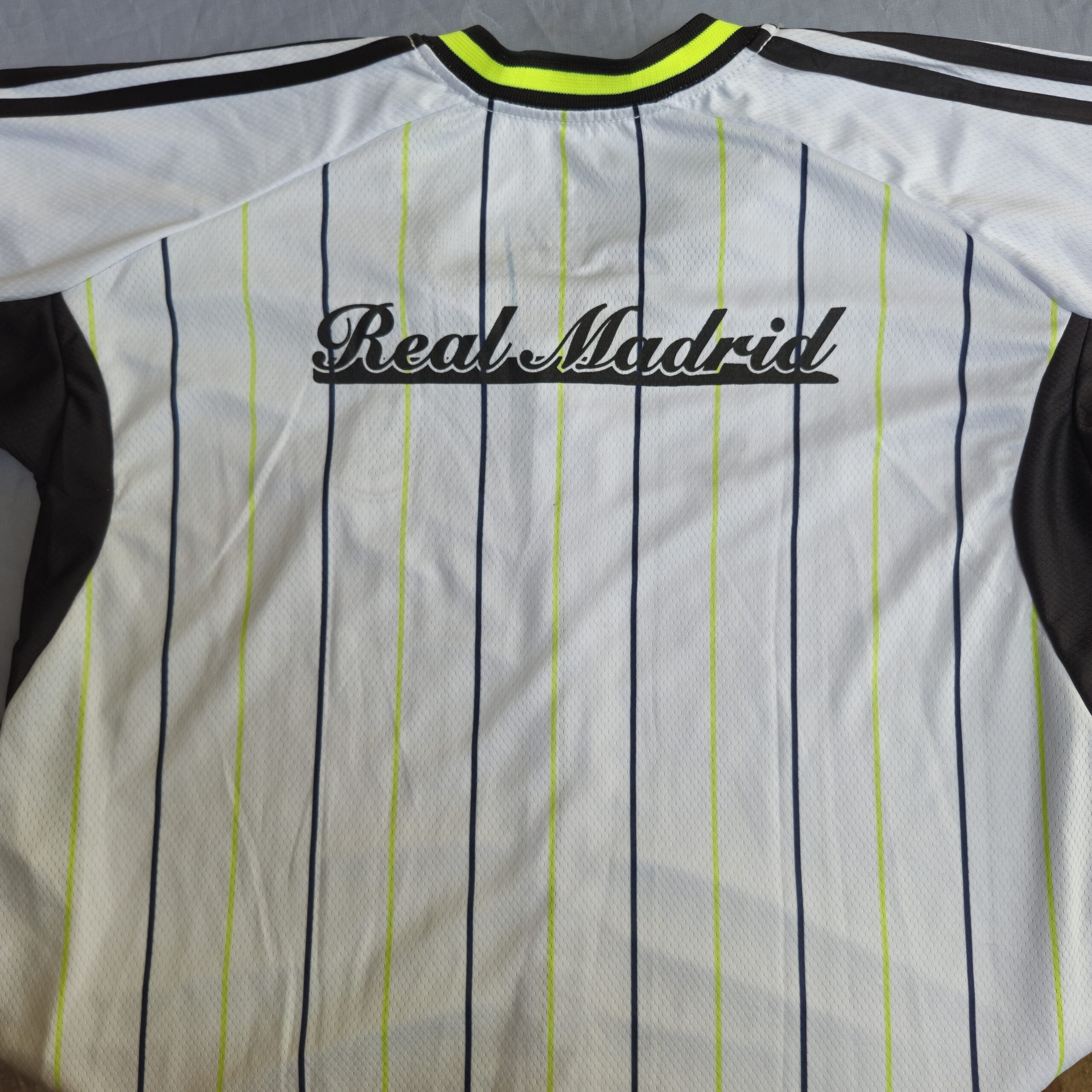 Manto Real Madrid Especial Basebol - Imagem 3