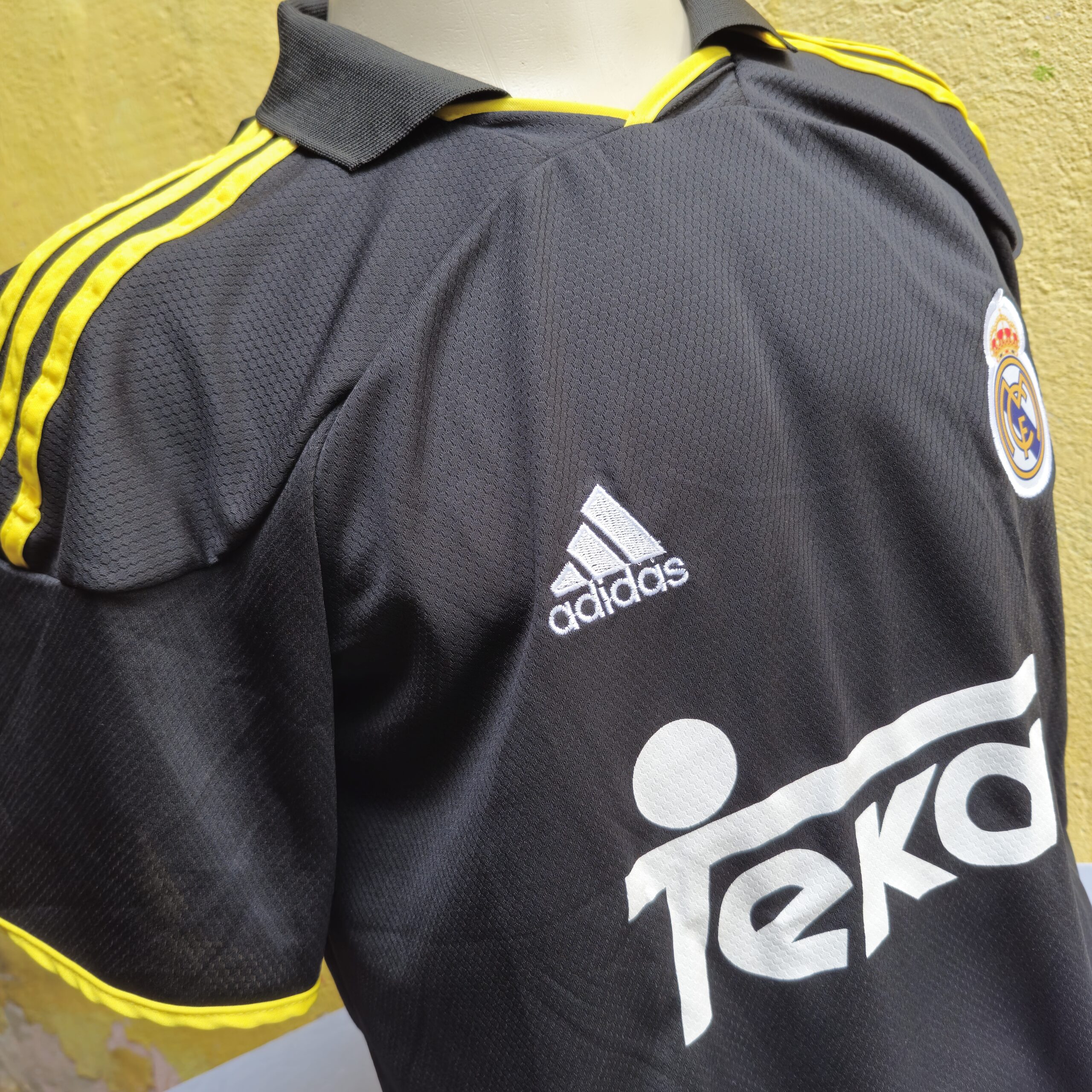 Manto Real Madrid Retrô Roberto Carlos Preta - Imagem 7