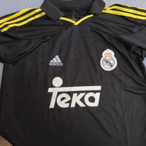 Manto Real Madrid Retrô Roberto Carlos Preta