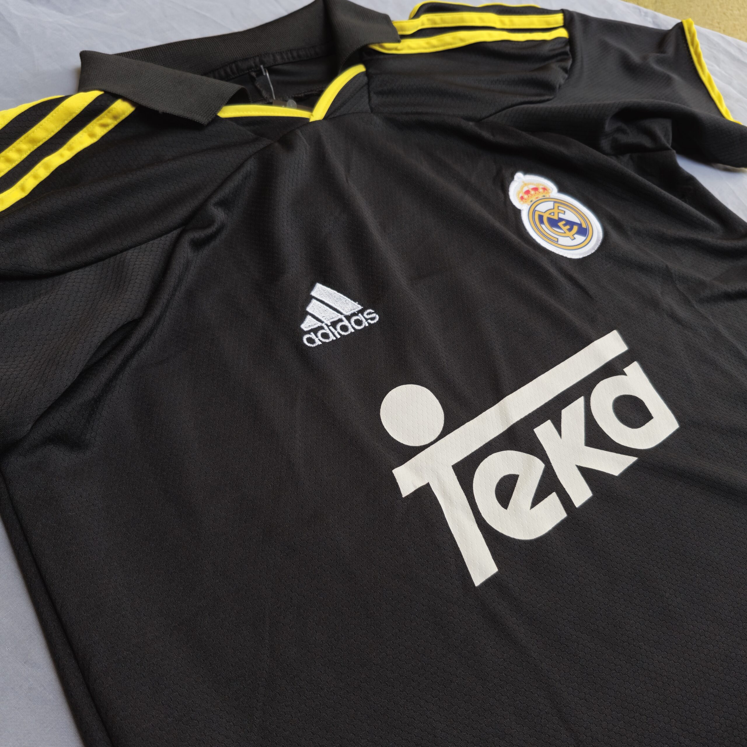 Manto Real Madrid Retrô Roberto Carlos Preta - Imagem 4